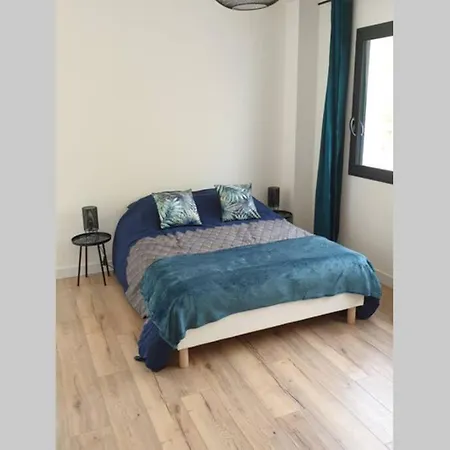 4 Henriville אמיינס